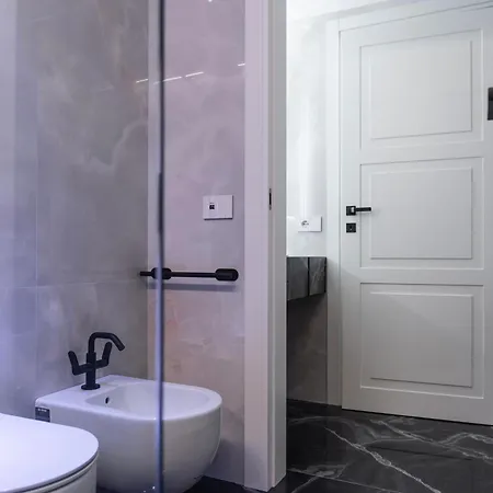 Youhosty - Medici 5 *