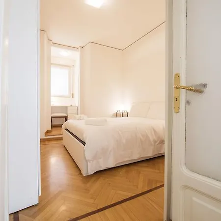 Heart Duomo Castello Apartmán *