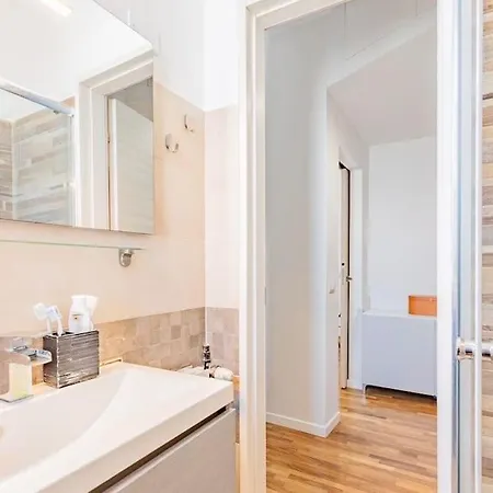 Appartamento Navigli Duomo Bocconi Modern House Double-room