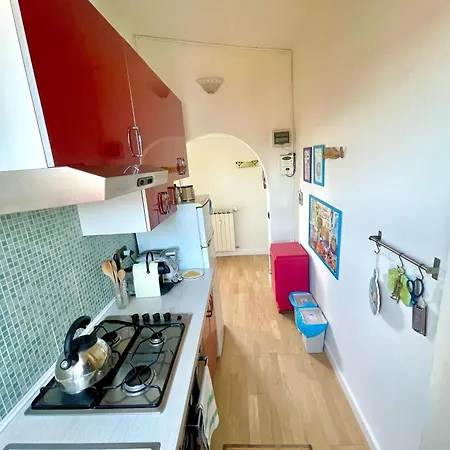 Cozy With Terrace In Милан