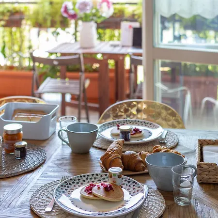 Spacious & Stylish 1-bedroom With Terrace *