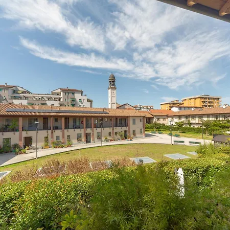 Spacious & Stylish 1-bedroom With Terrace Apartament