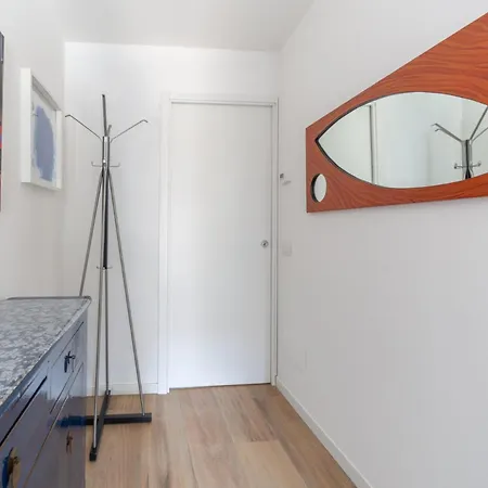 Spacious & Stylish 1-bedroom With Terrace Apartment Milan