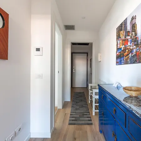 Spacious & Stylish 1-bedroom With Terrace 아파트 밀라노