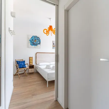 Spacious & Stylish 1-bedroom With Terrace 밀라노