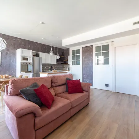 Spacious & Stylish 1-bedroom With Terrace 밀라노