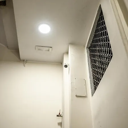 New York Apartment *