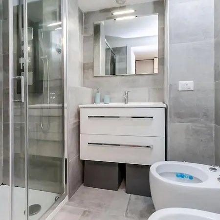 Apartment Elegante Pied-a-terre Stile & Comodita A