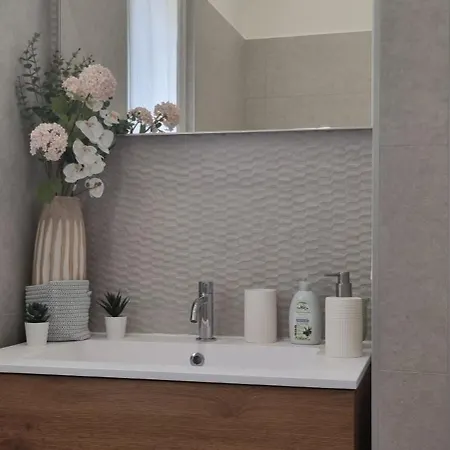 Appartamento Altido Contemporary 1-bed Near Duomo Di