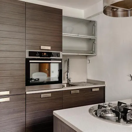Just Urban Stays - Spacious Apt With Terrace - Porta Venezia * Milan