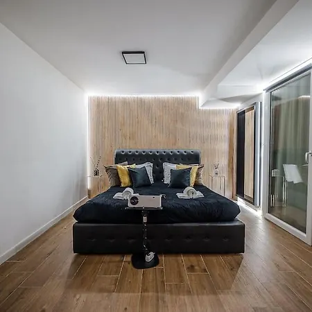 Duomo - Jacuzzi E Terrazzo - Cinema - Free Parking - Gym