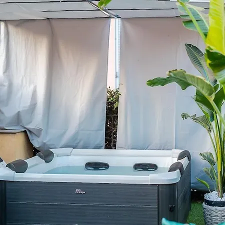 Villa Duomo - Jacuzzi E Terrazzo - Cinema - Free Parking - Gym Milano