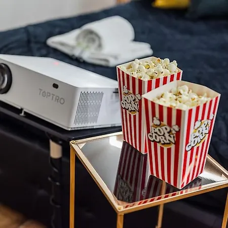 Duomo - Jacuzzi E Terrazzo - Cinema - Free Parking - Gym Villa Milano