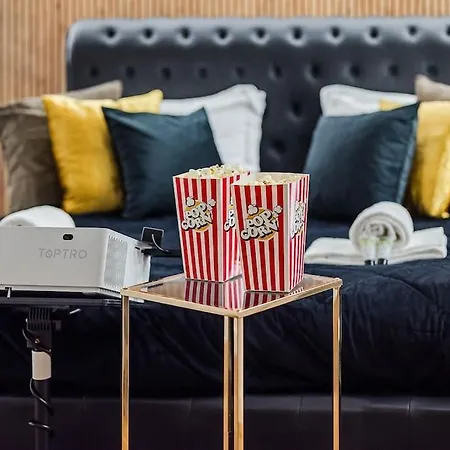 Duomo - Jacuzzi E Terrazzo - Cinema - Free Parking - Gym