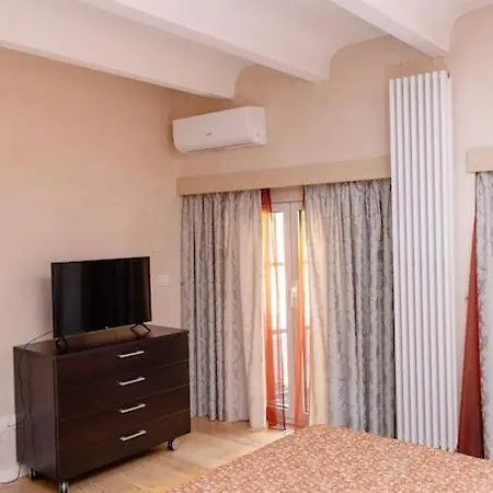 5 Da Letto Apartment Milan