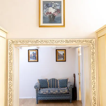 5 Da Letto Apartment *