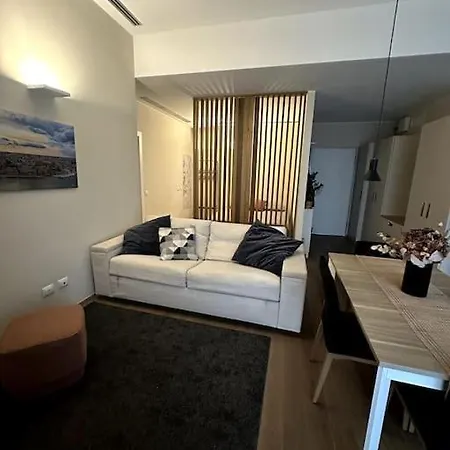 Open Space - Garden & Jacuzzi - Self Check-in Apartment Milan