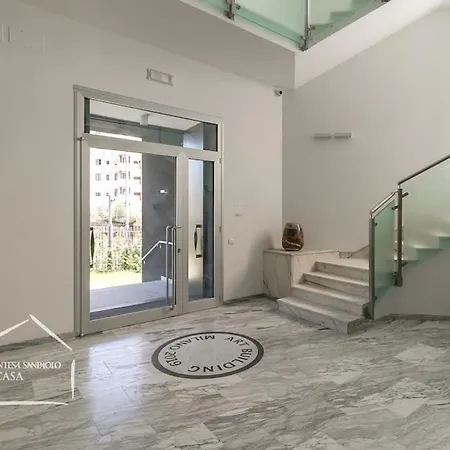 Open Space - Garden & Jacuzzi - Self Check-in Milan