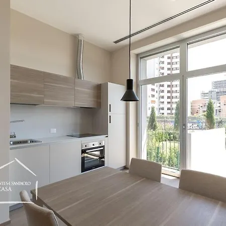 Apartment Open Space - Garden & Jacuzzi - Self Check-in Milan