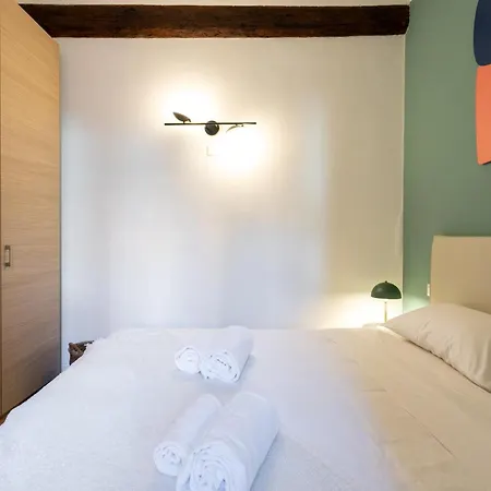 Co99- Large Lanzone * Milán