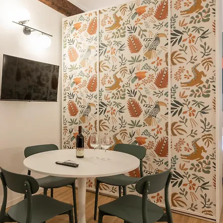 Co99- Large Lanzone Appartement Milaan