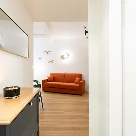 Co99- Large Lanzone Apartamento *