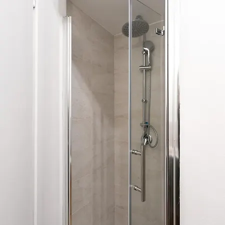 Co99- Large Lanzone Appartement Milaan