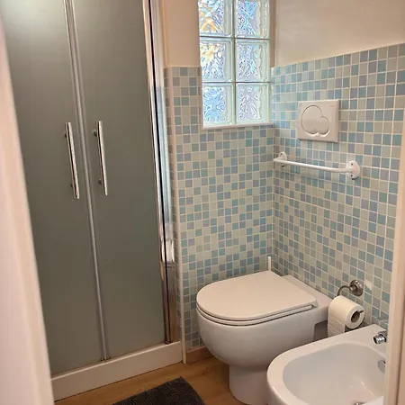 La Vecchia Milano-les Nubles Vannucci - Il Ballatoio E Il Cortile Milano