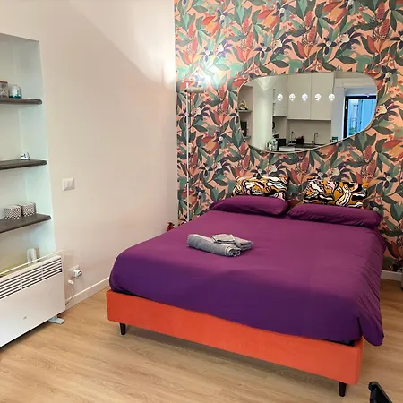 La Vecchia Milano-les Nubles Vannucci - Il Ballatoio E Il Cortile Daire Milano