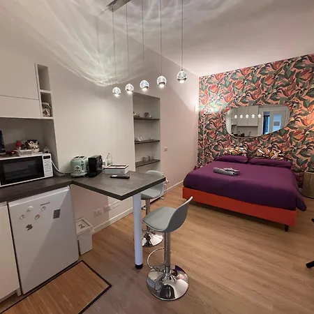 Apartment La Vecchia Milano-les Nubles Vannucci - Il Ballatoio E Il Cortile