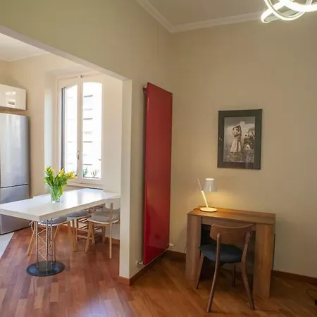 Lejlighed Bright And Comfy In A Beautiful Contemporary Milano