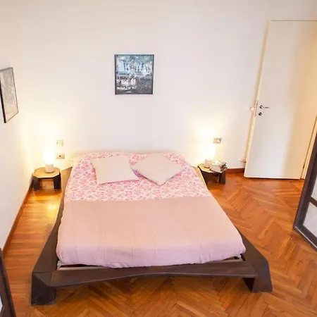 Bright And Comfy In A Beautiful Contemporary Milano