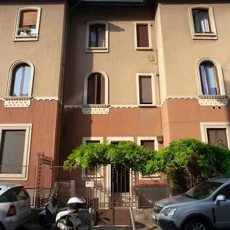 Lejlighed Bright And Comfy In A Beautiful Contemporary Milano