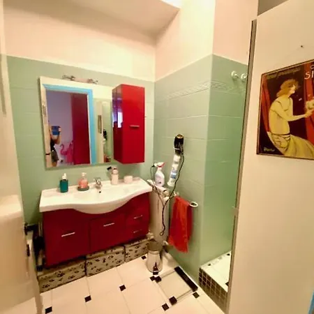 Art Gallery Flat Homestay Milan