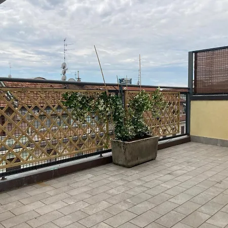 Monolocale Con Ampio Terrazzo Lejlighed Milano