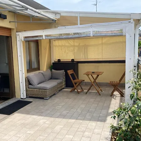 Monolocale Con Ampio Terrazzo Апартаменты Милан