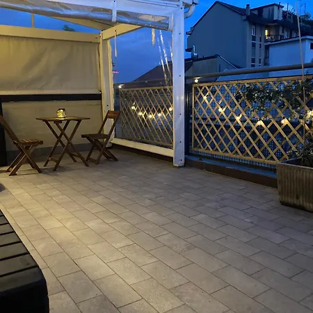 Monolocale Con Ampio Terrazzo * Milano