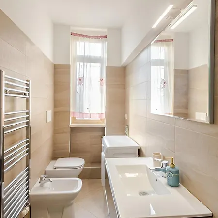 Moderno Monolocale Zona Niguarda Апартаменты Милан