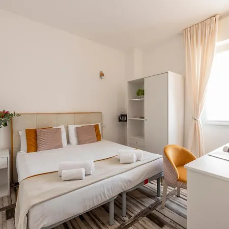 Flowers Guest house Milan