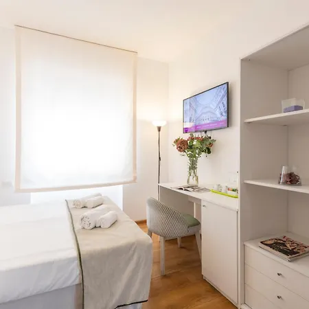 Flowers Vendégház Milánó