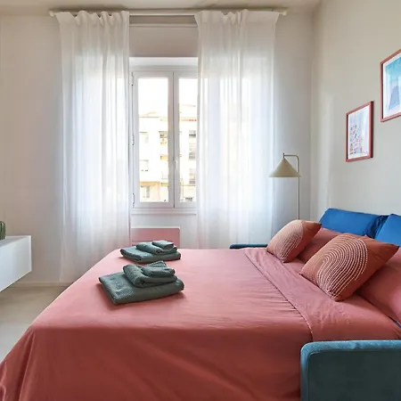 Giulio's Hideaway - Close To Station Apartment Milan