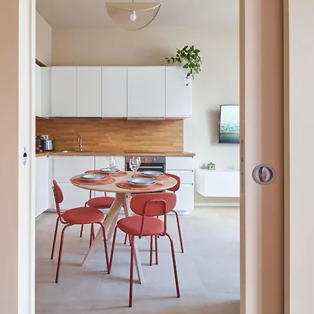Apartment Giulio's Hideaway - Close To Station