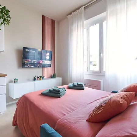 Giulio's Hideaway - Close To Station *