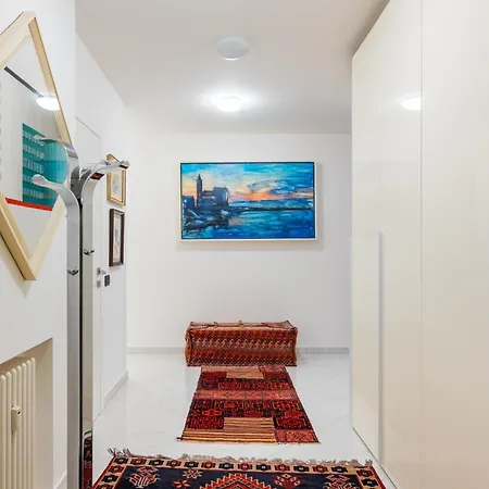 Luxury Art Mi Apartment