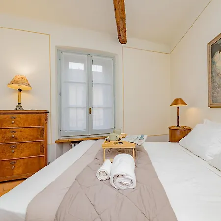 Luxury Naviglio House - 10 Min Cathedral Apartment