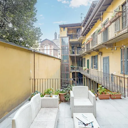 アパート Luxury Naviglio House - 10 Min Cathedral ミラノ