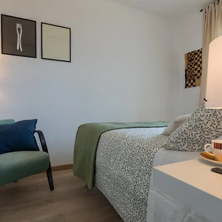 Babaal, Con Terrazza Apartament *