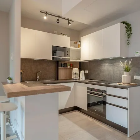 Apartment Super With Private Terrace Autentica