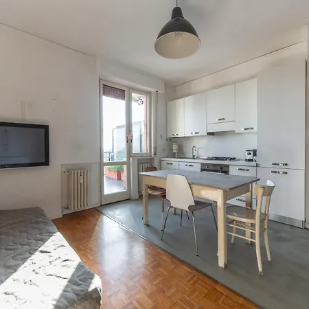 Attico 8vo Piano - Citta Studi - 8 Posti Letto *