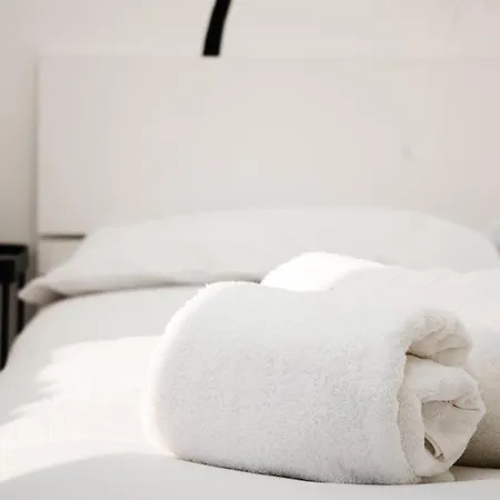 Stylish Flat Porta Venezia - Wifi, Ac, Metro * ميلان